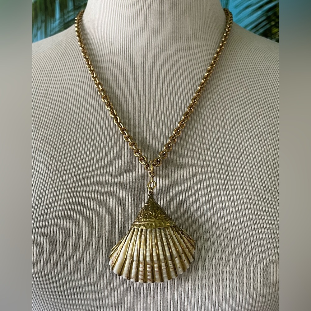 Shell Pendant - image 4